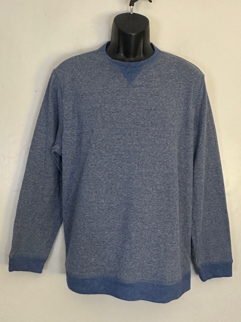 Tasso Elba Light Sweater Large Gently worn 60% cotton/40% polyester 24" armpits